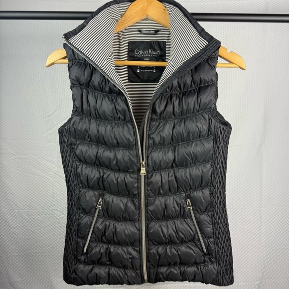 Calvin Klein Jackets & Blazers - Calvin Klein Preformance Black & Striped Lightweight vest size Small